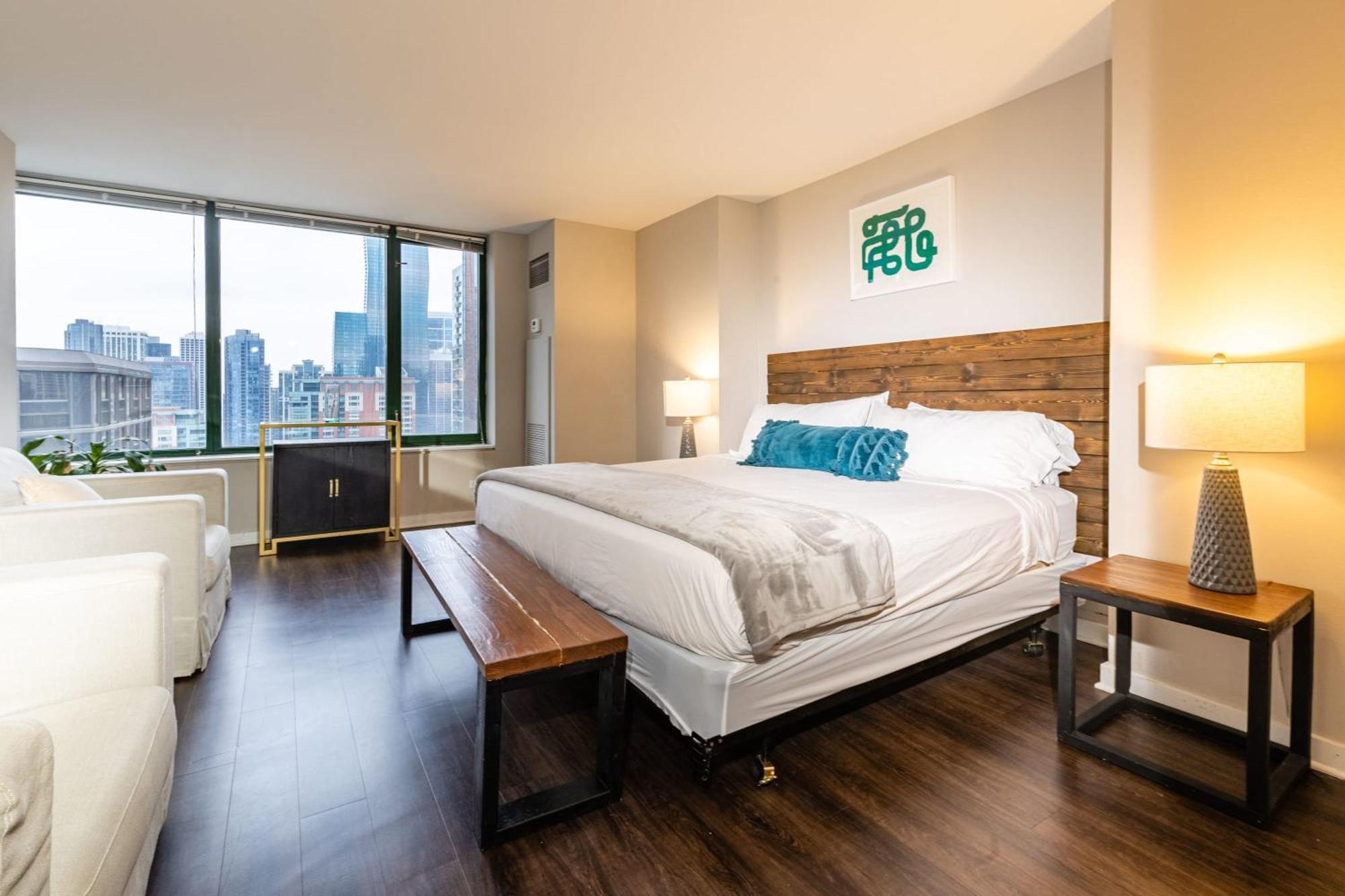 3b/3b Skyloft With Navy Pier View Gym & Pool By Envitae * Chicago